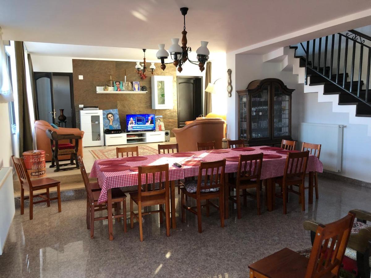 Pensiunea Cretisoara Câmpulung Buitenkant foto